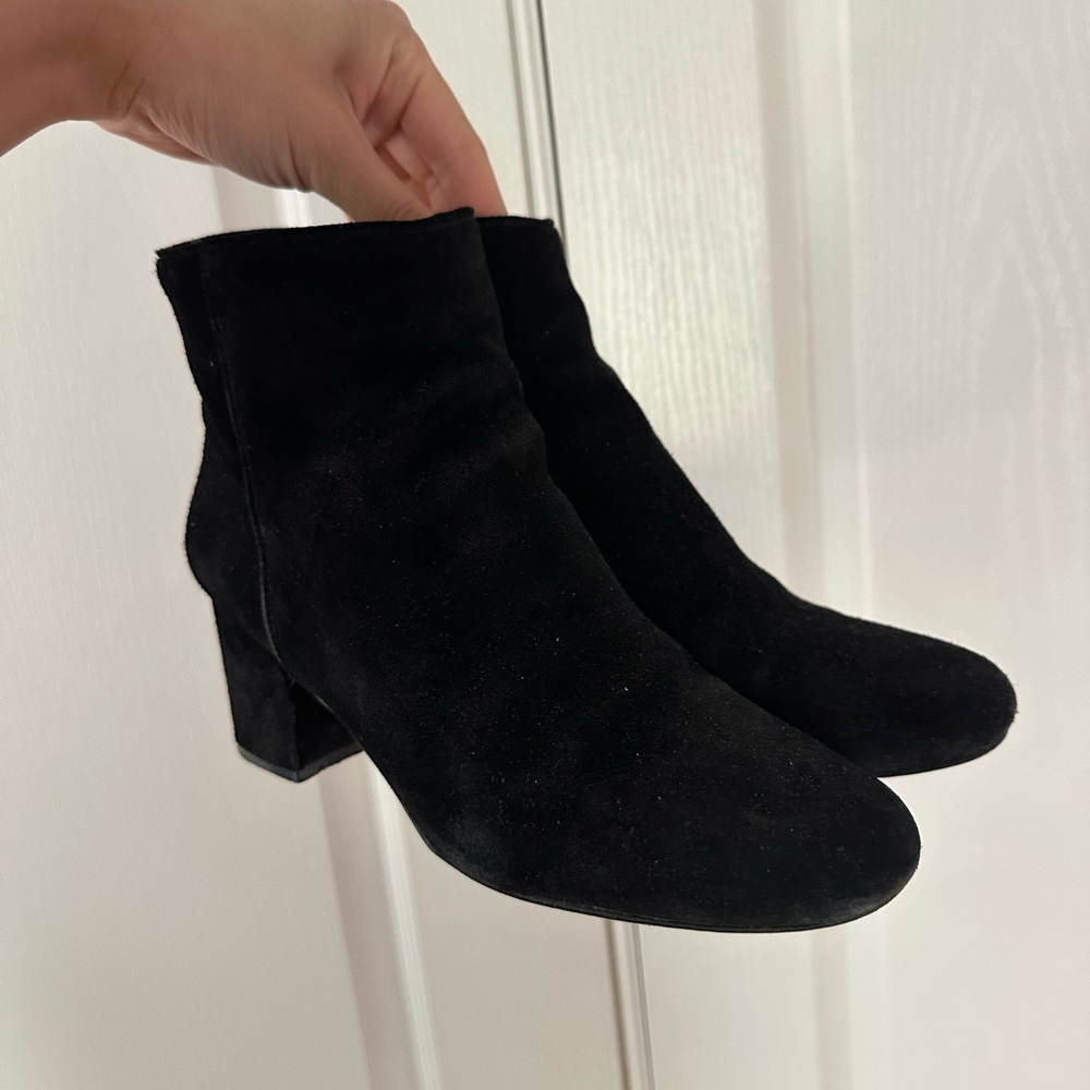 Steve Madden 8.5M Black Suede Ankle Boots
